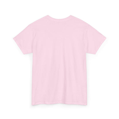 Más amor, por favor GRAPHIC TEE